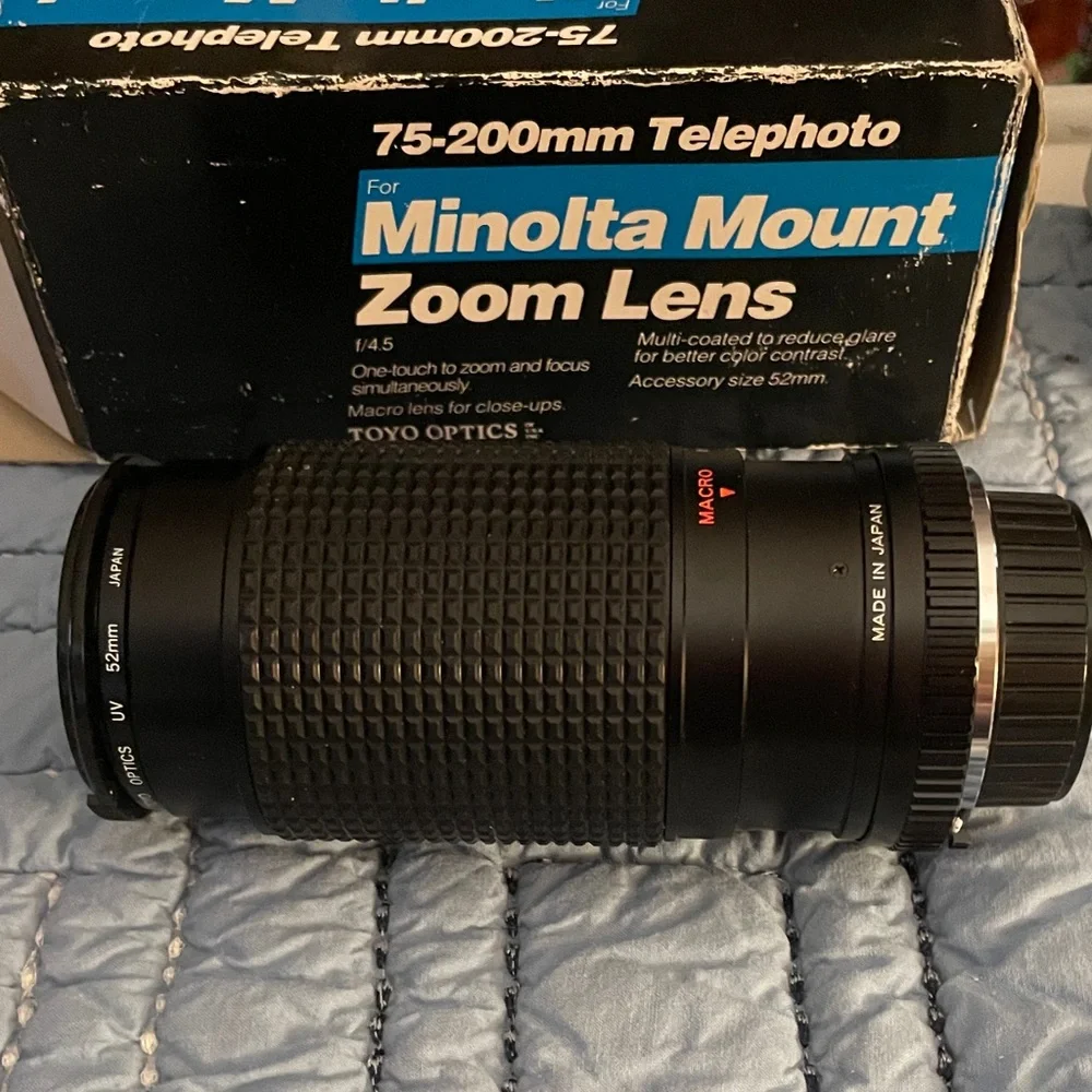 Minolta Black Telephoto Zoom Lens 75-200mm